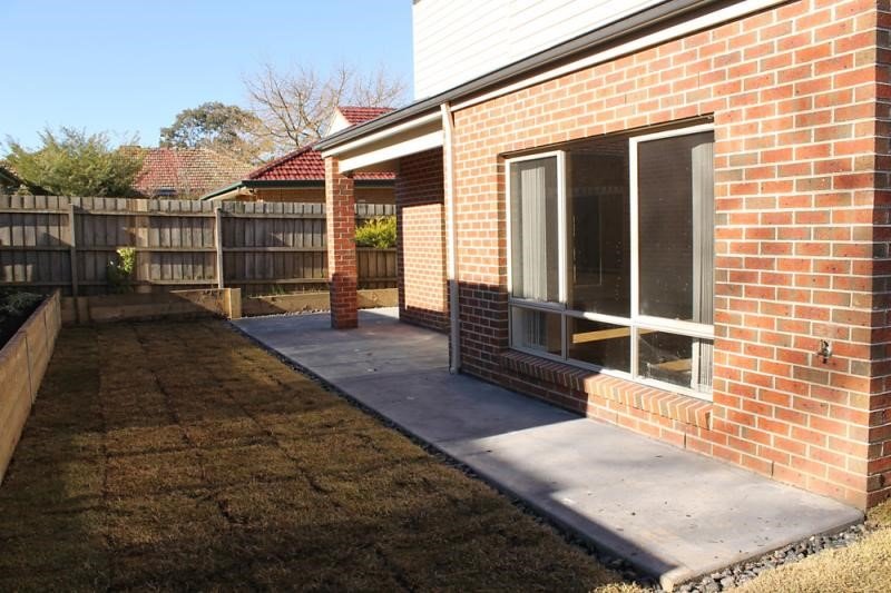 1 Esdale Street, Blackburn image 11