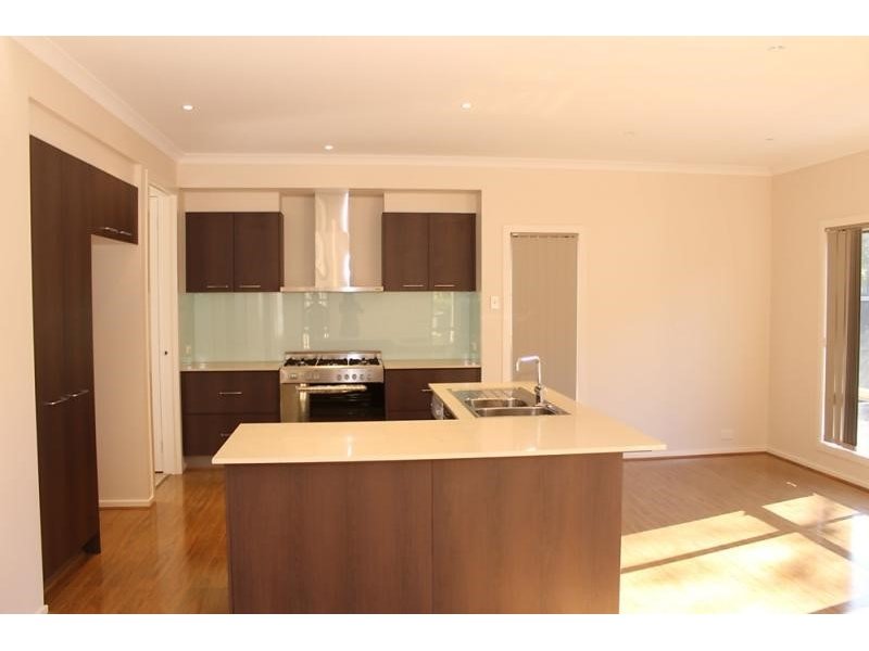 1 Esdale Street, Blackburn image 3