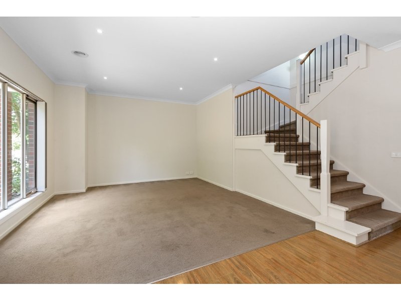 1 Esdale Street, Blackburn image 6