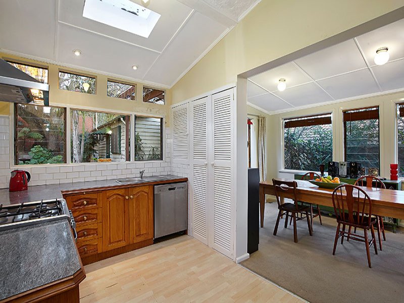 1 Everton Grove, Surrey Hills image 4