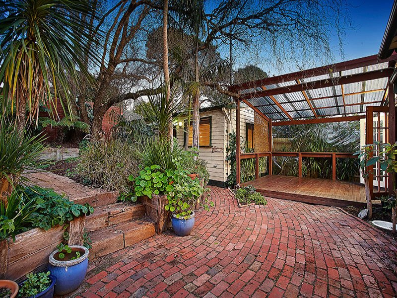 1 Everton Grove, Surrey Hills image 8