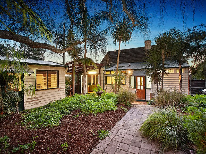 1 Everton Grove, Surrey Hills image 10