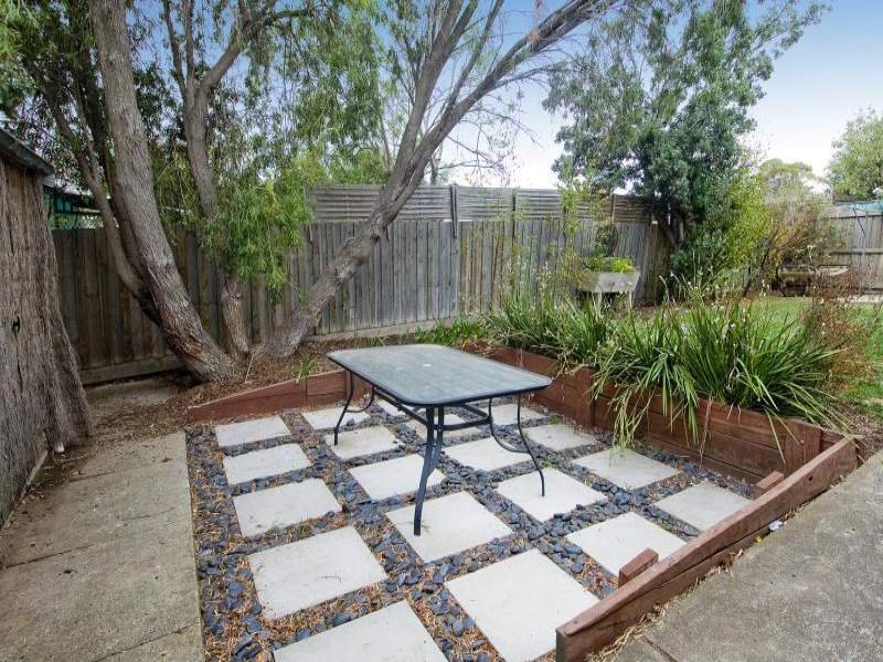 1 Fairfield Avenue, Belmont image 7