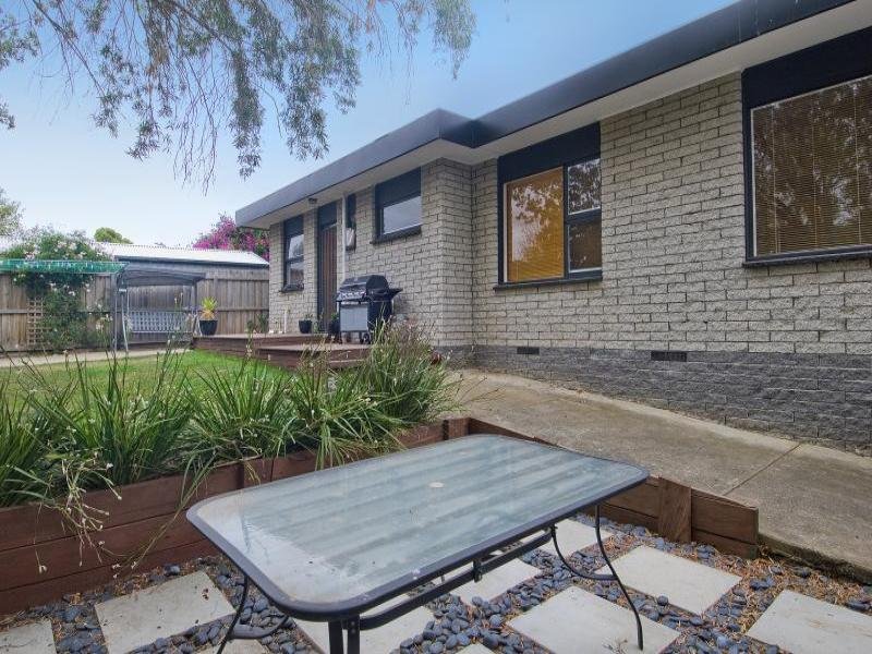 1 Fairfield Avenue, Belmont image 8