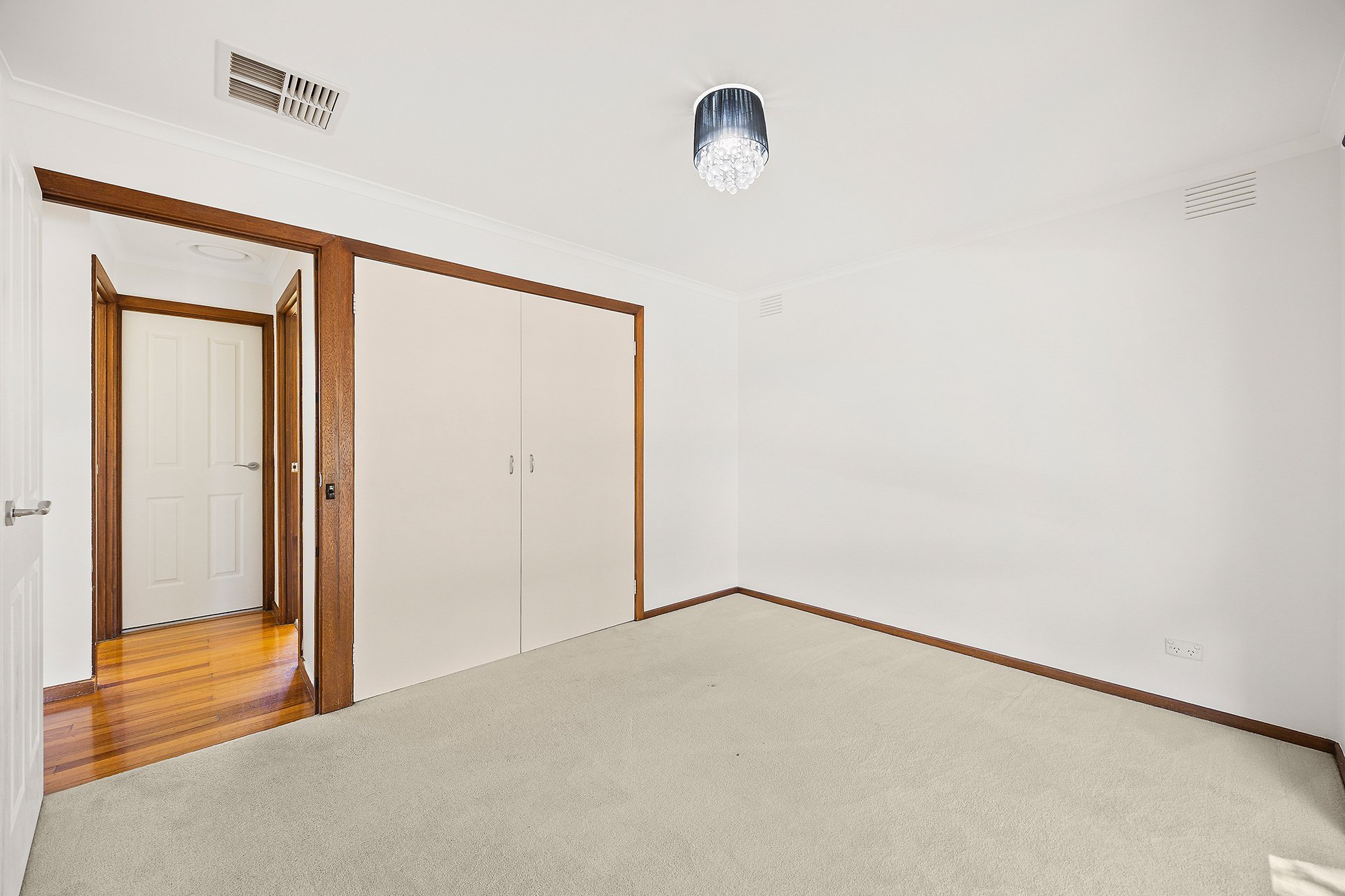 1 Fairford Court, Bayswater&nbsp;North image 6