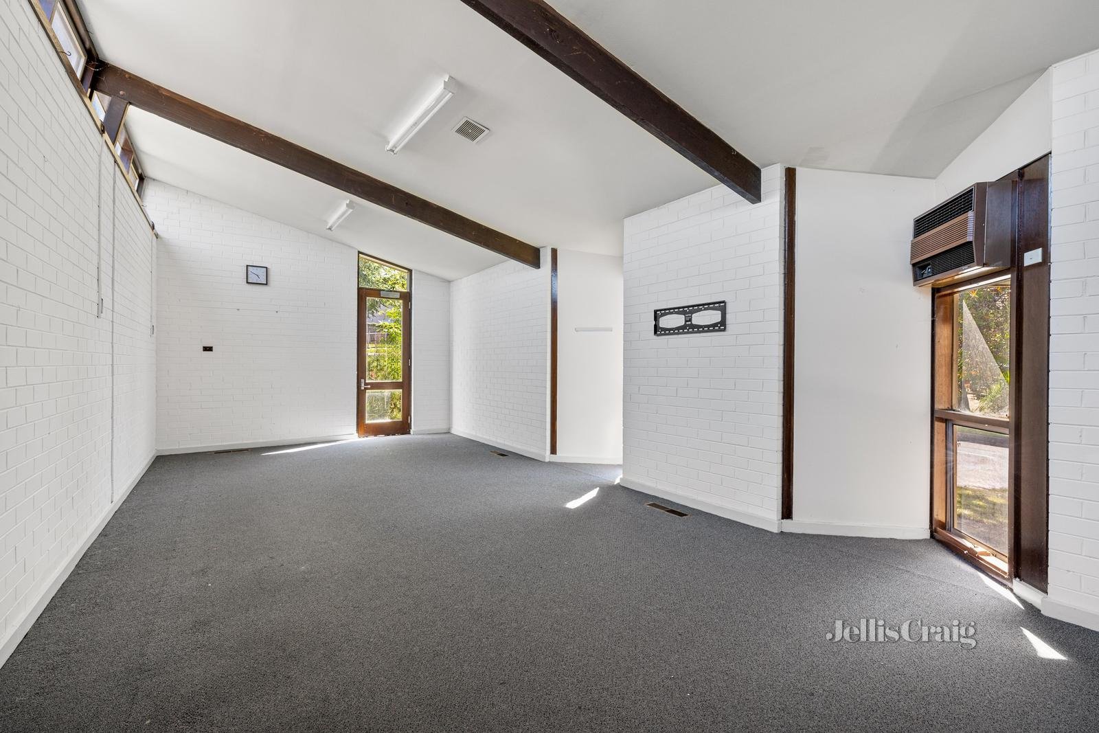 1 Fairhills Parade, Glen Waverley image 7