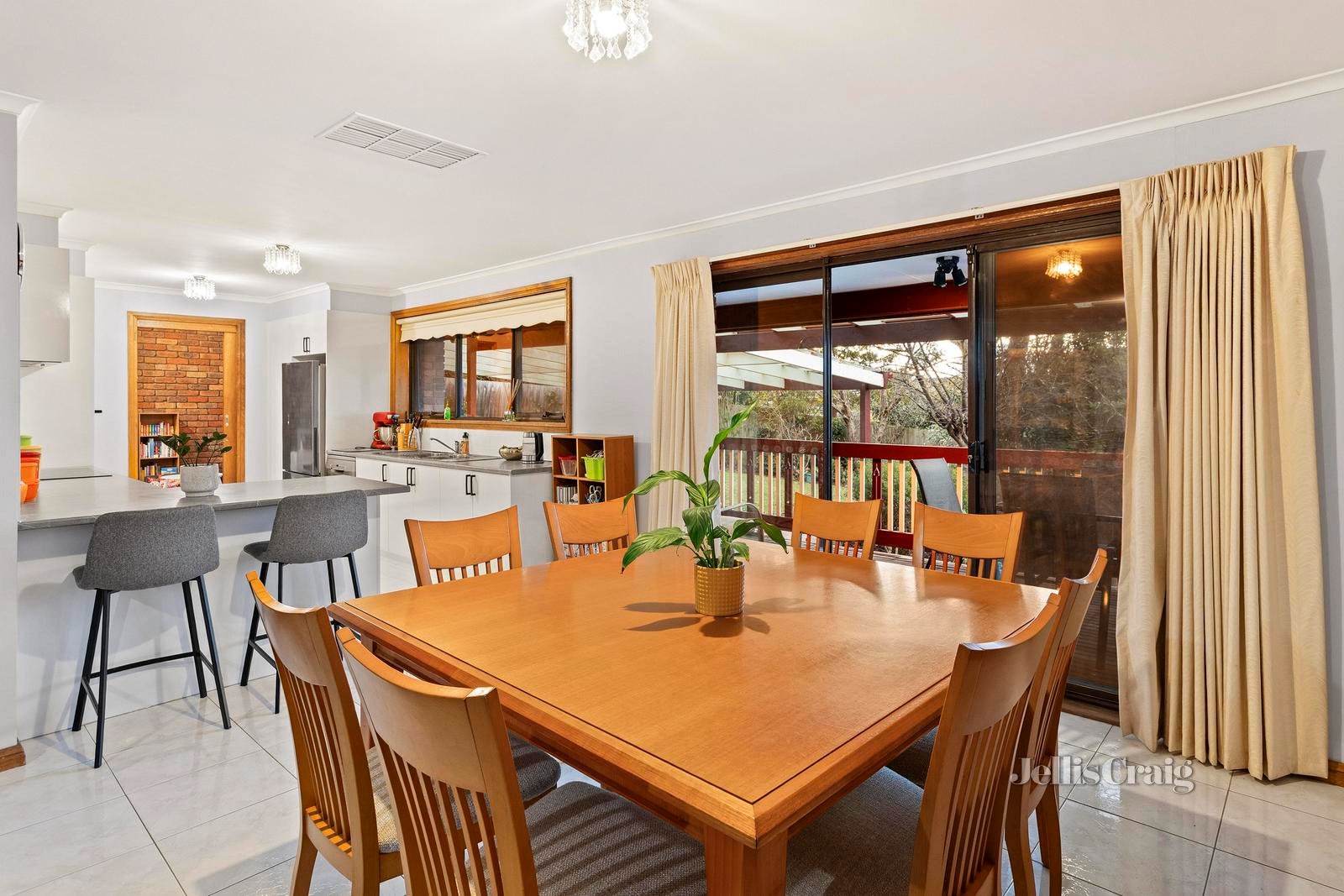1 Farrer Court, Warranwood image 3