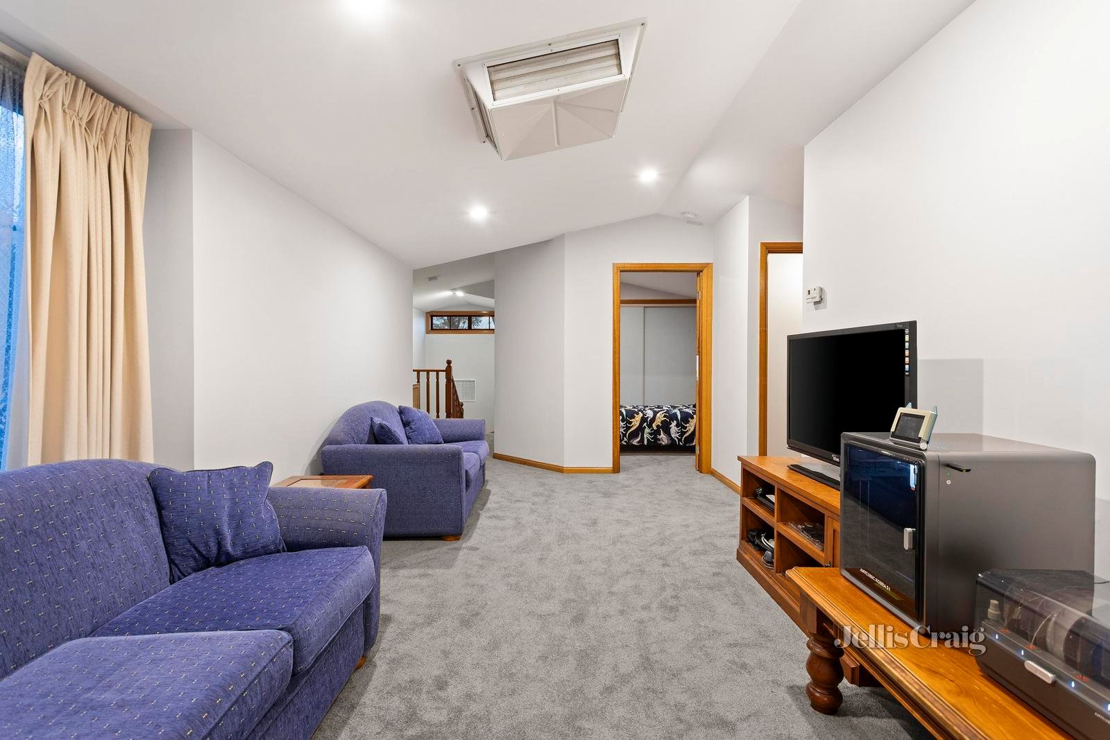 1 Farrer Court, Warranwood image 7