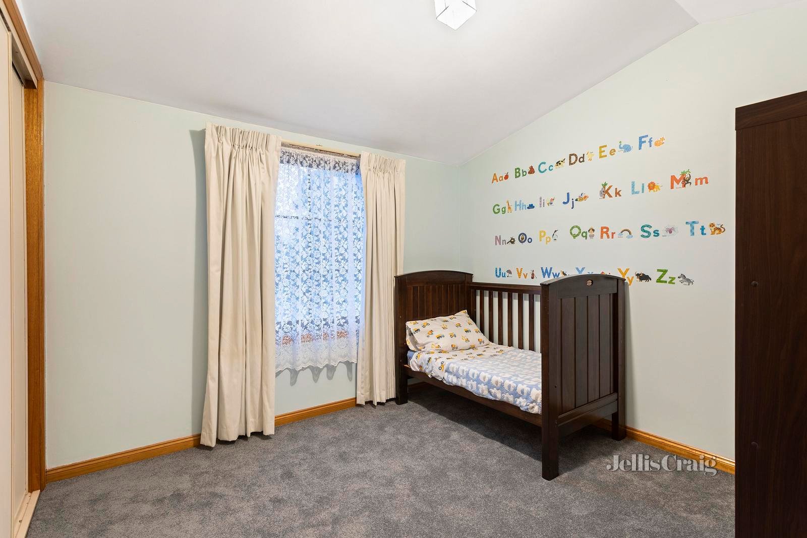 1 Farrer Court, Warranwood image 11