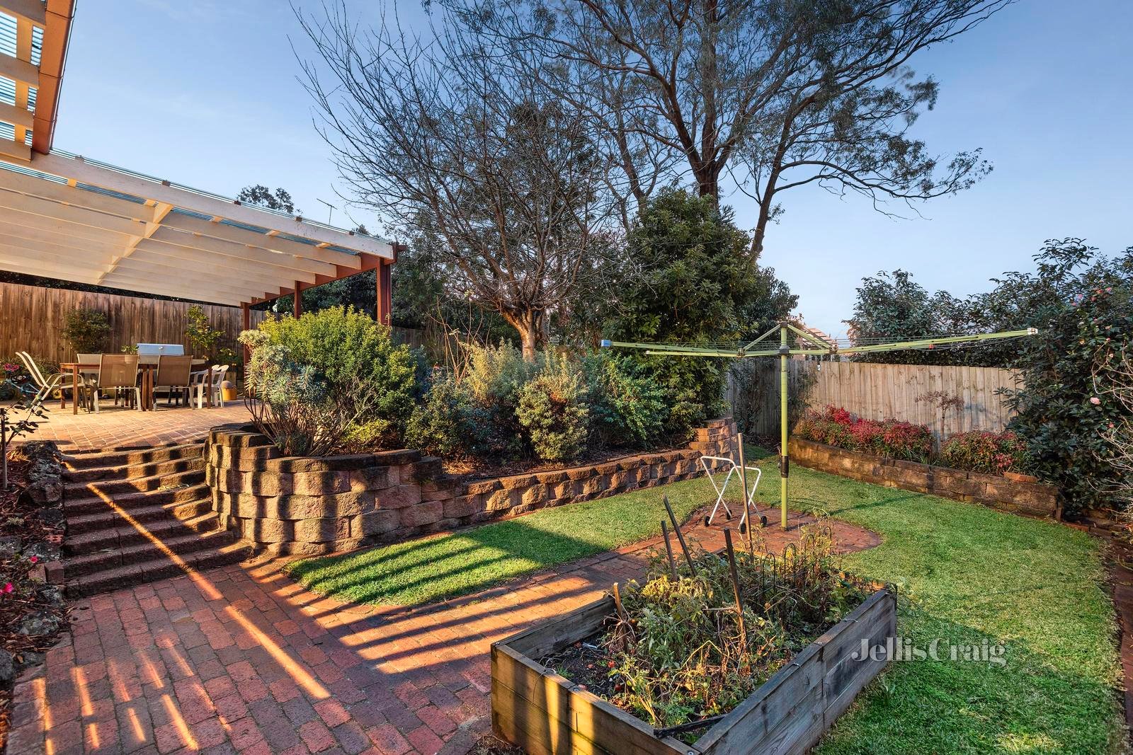 1 Farrer Court, Warranwood image 14