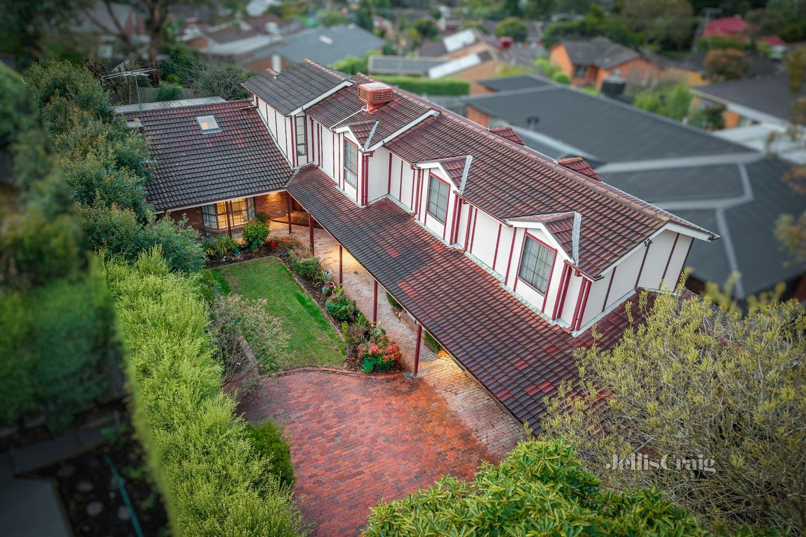 1 Farrer Court, Warranwood image 16