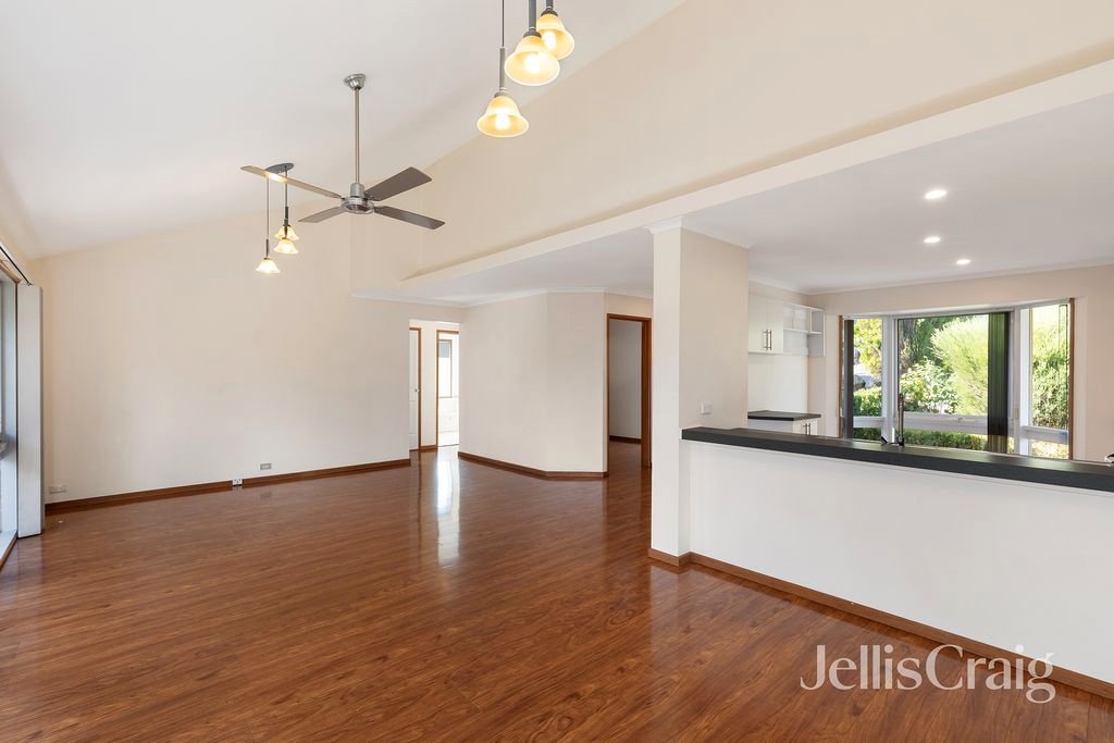 1 Felicia Rise, Diamond Creek image 8