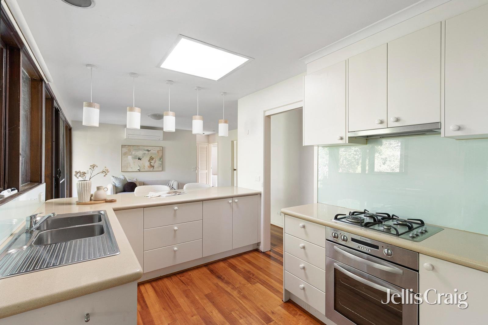 1 Ferrier Court, Rosanna image 4