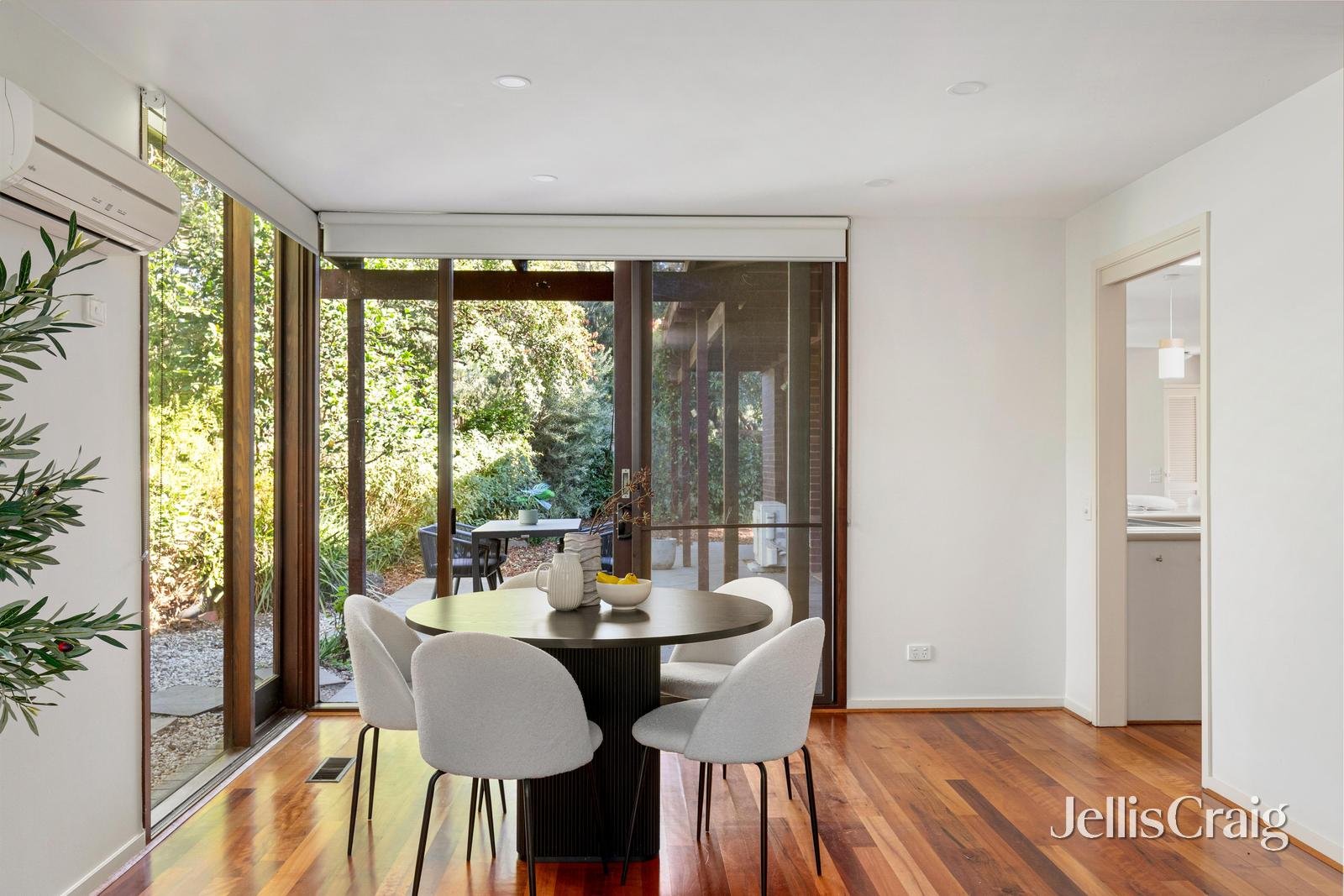 1 Ferrier Court, Rosanna image 9