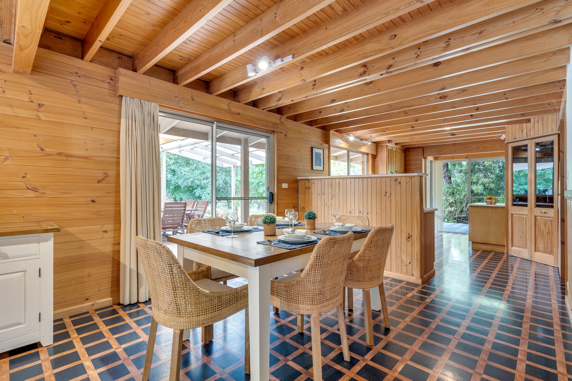 Property Gallery Thumbnail 6