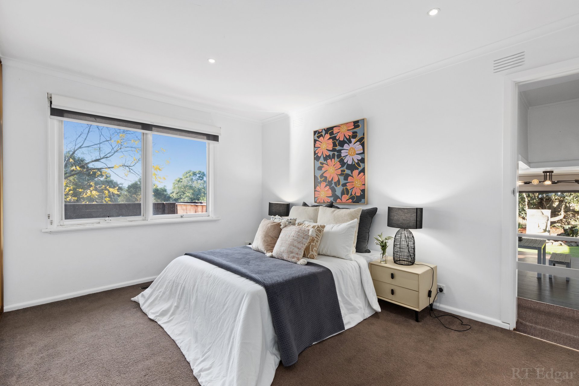 Property Gallery Thumbnail 8