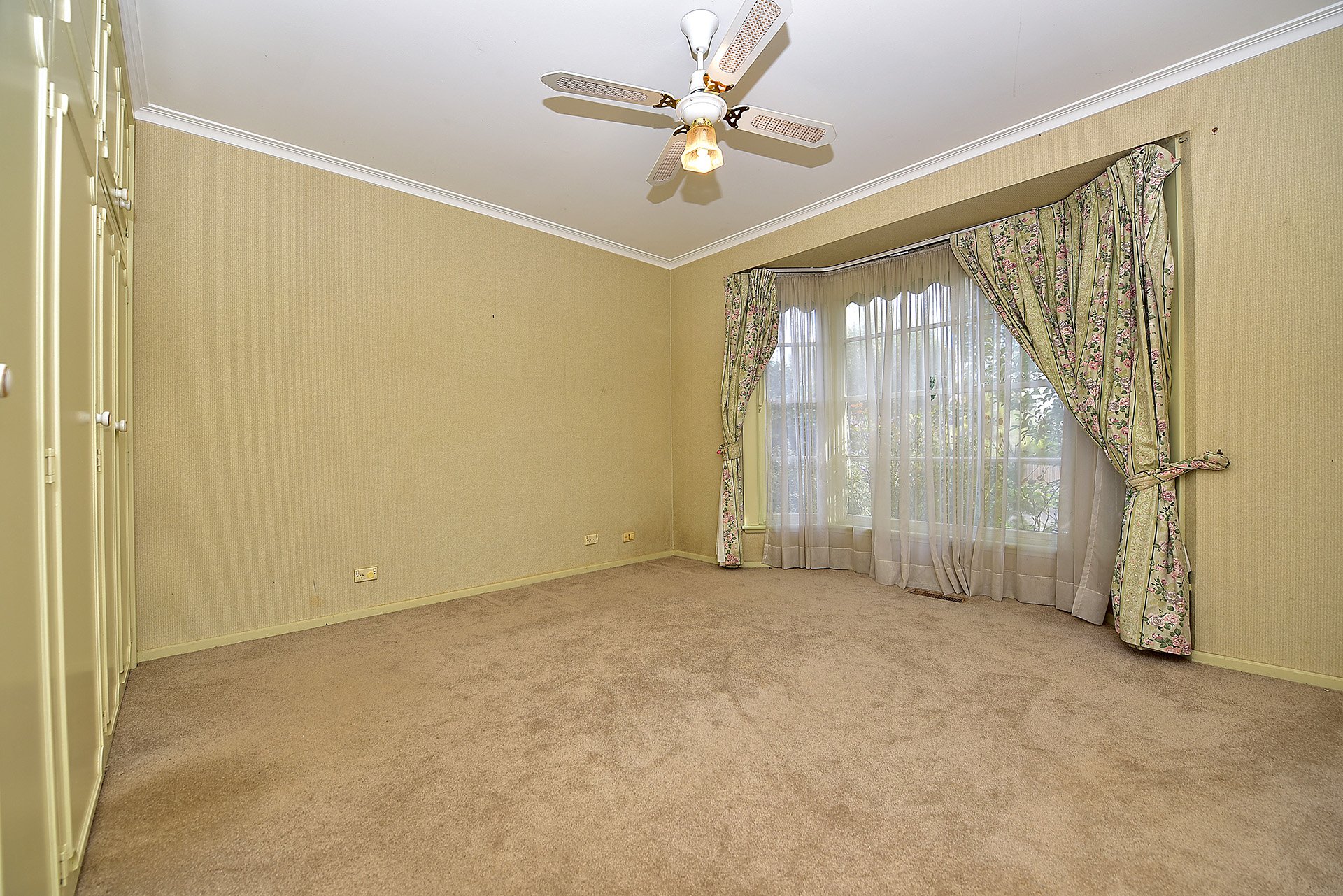 1 Franklin Court, Glen Waverley image 4