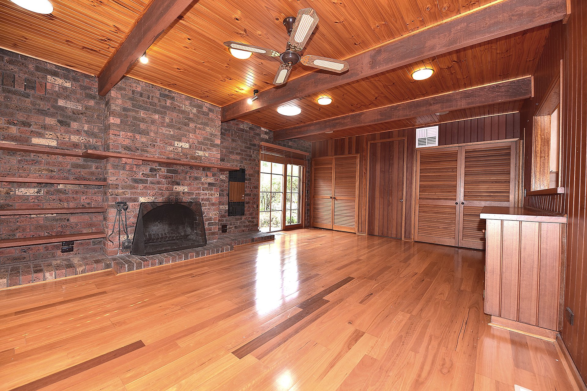 1 Franklin Court, Glen Waverley image 2