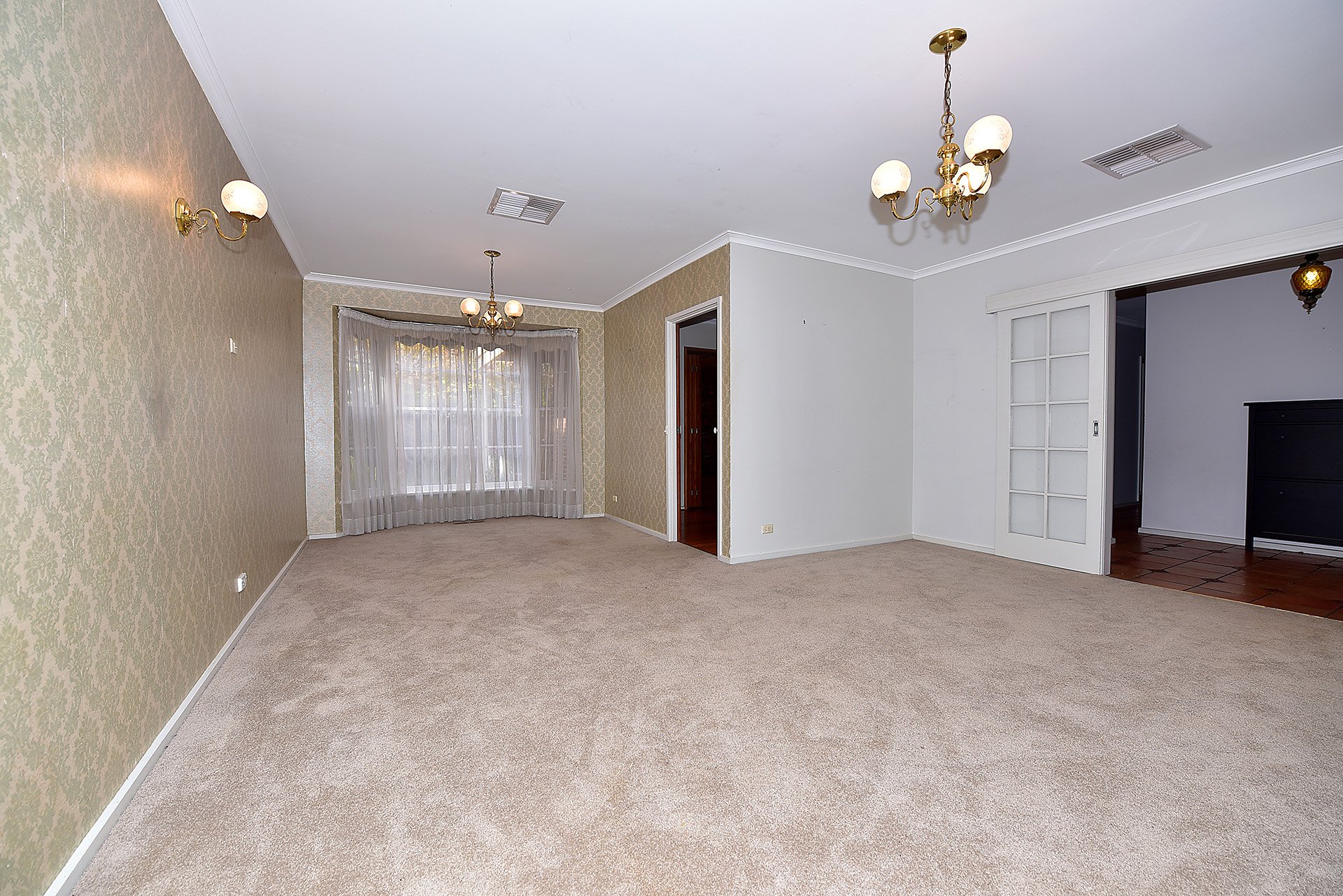 1 Franklin Court, Glen Waverley image 3