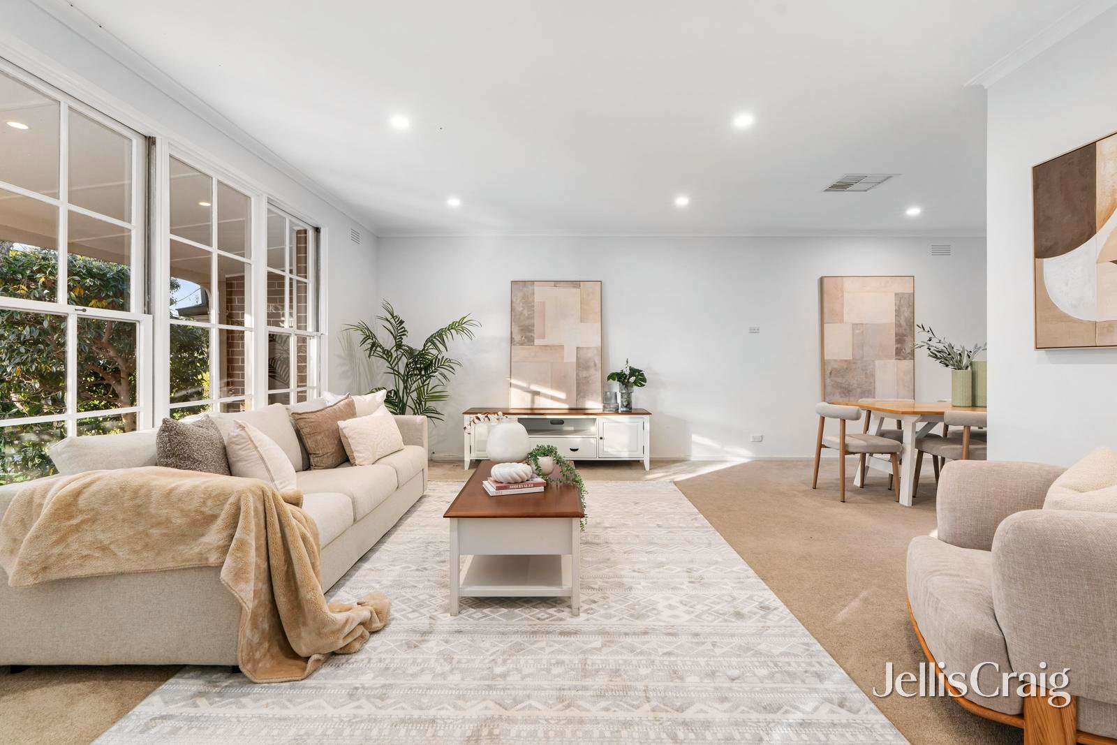 1 Franklin Court, Glen&nbsp;Waverley image 2