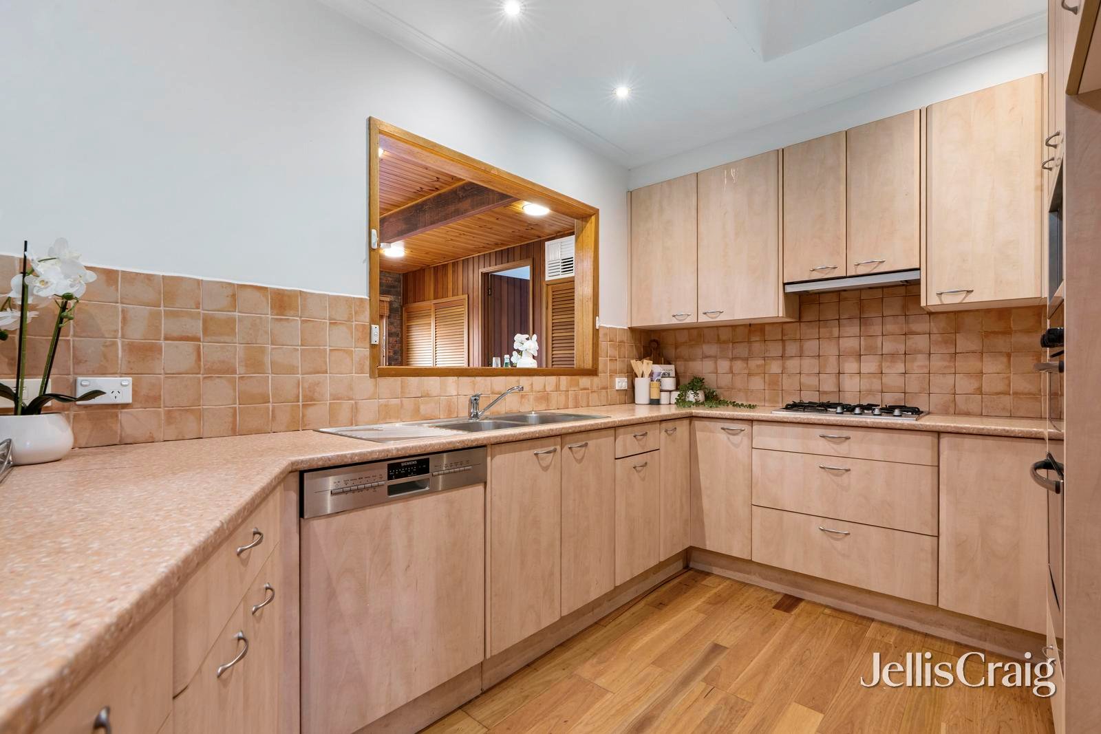 1 Franklin Court, Glen&nbsp;Waverley image 6