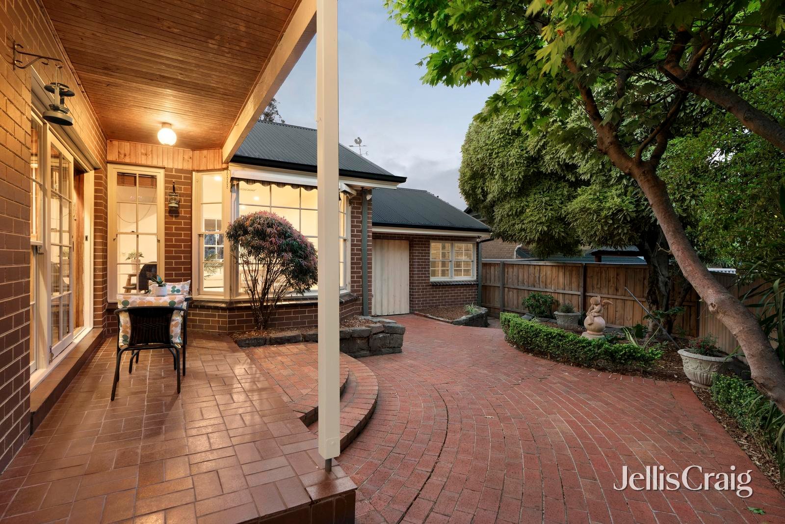 1 Franklin Court, Glen&nbsp;Waverley image 14