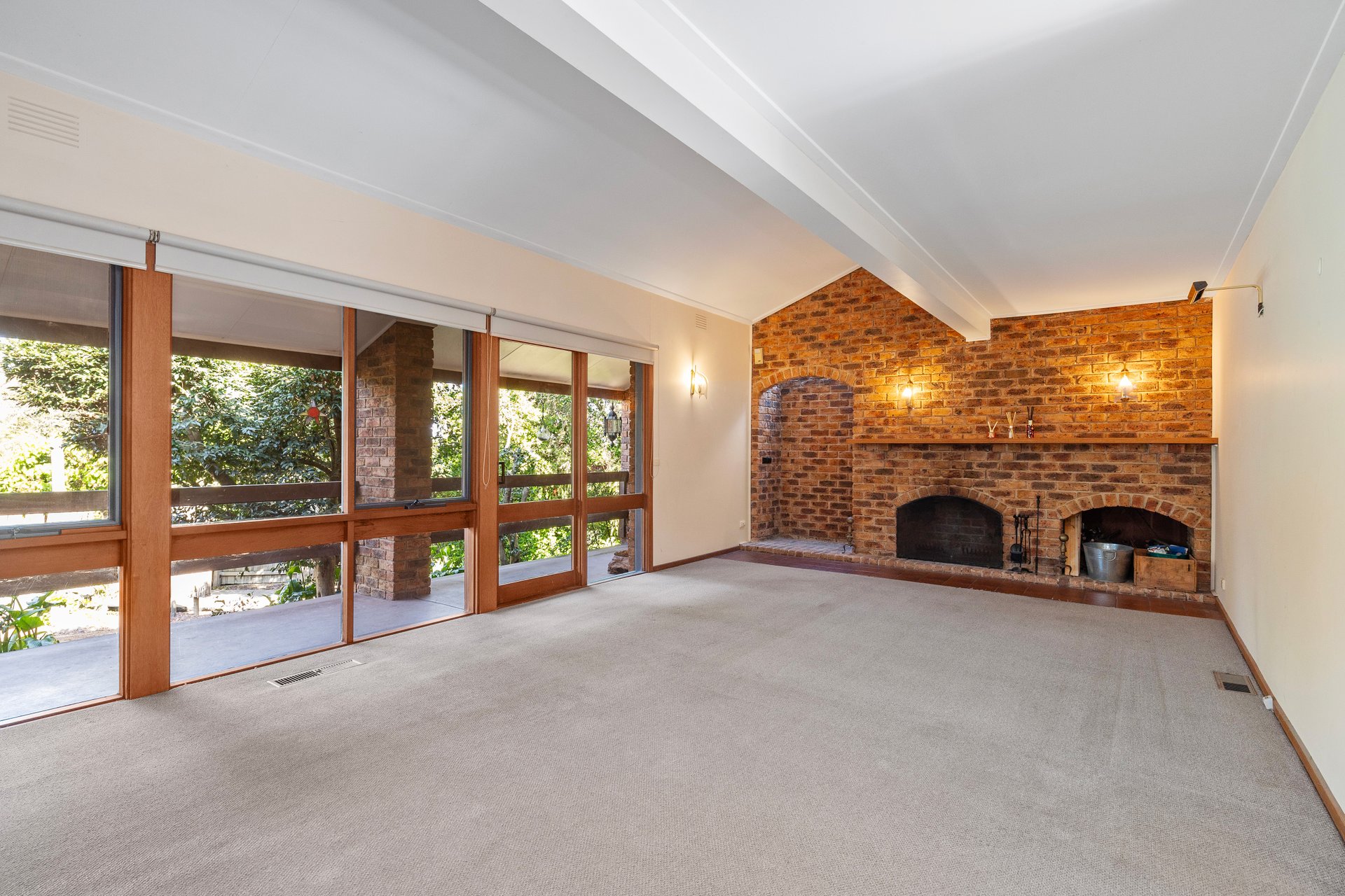 1 Georgian Court, Ringwood image 2