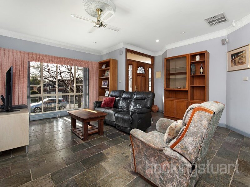 1 Gilbert Street, Mont Albert image 3