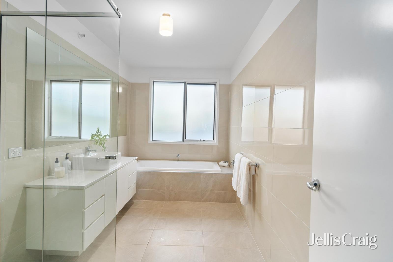 1 Gladstone Street, Surrey Hills image 12