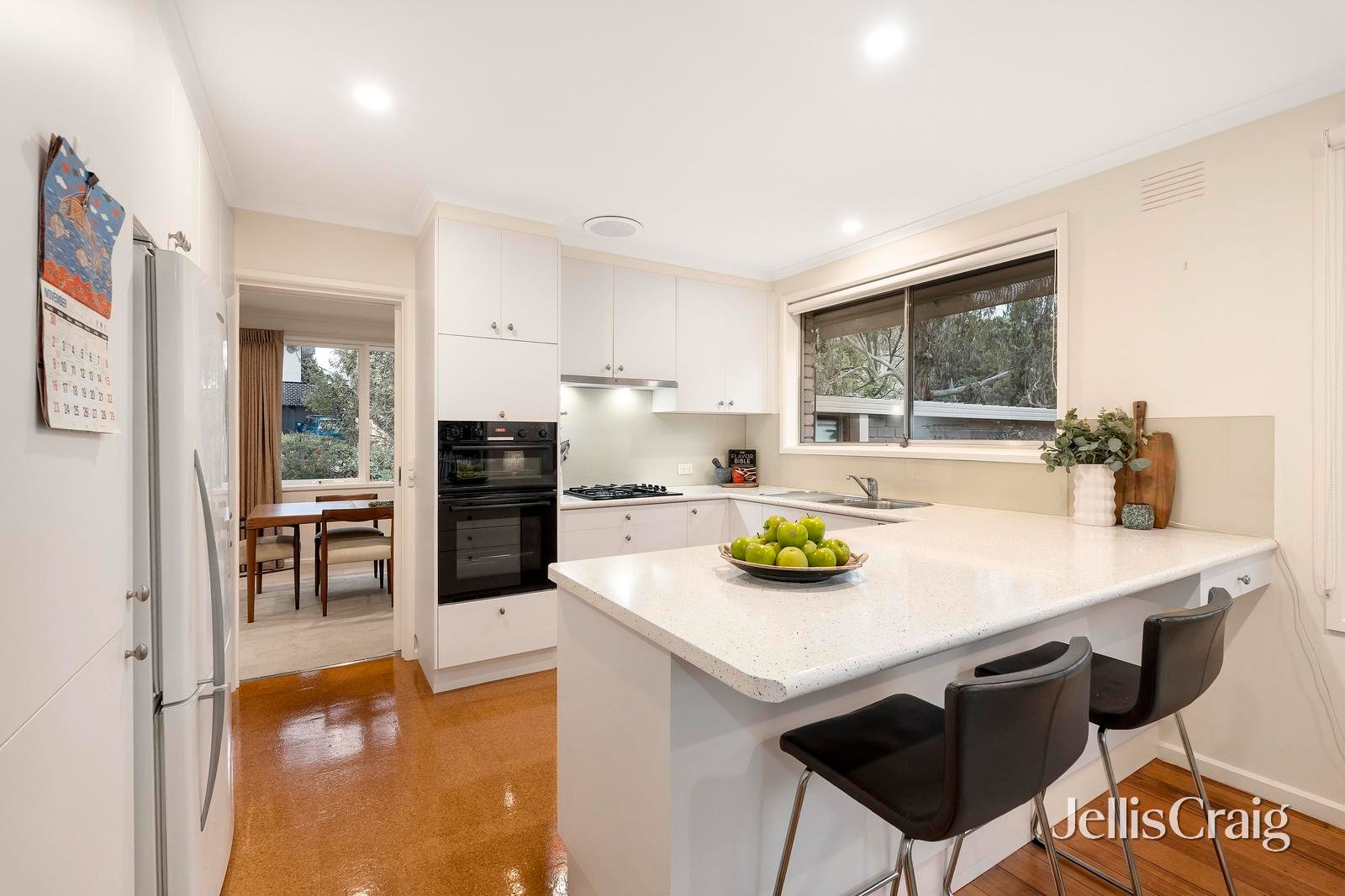 1 Glenview Road, Doncaster East image 2