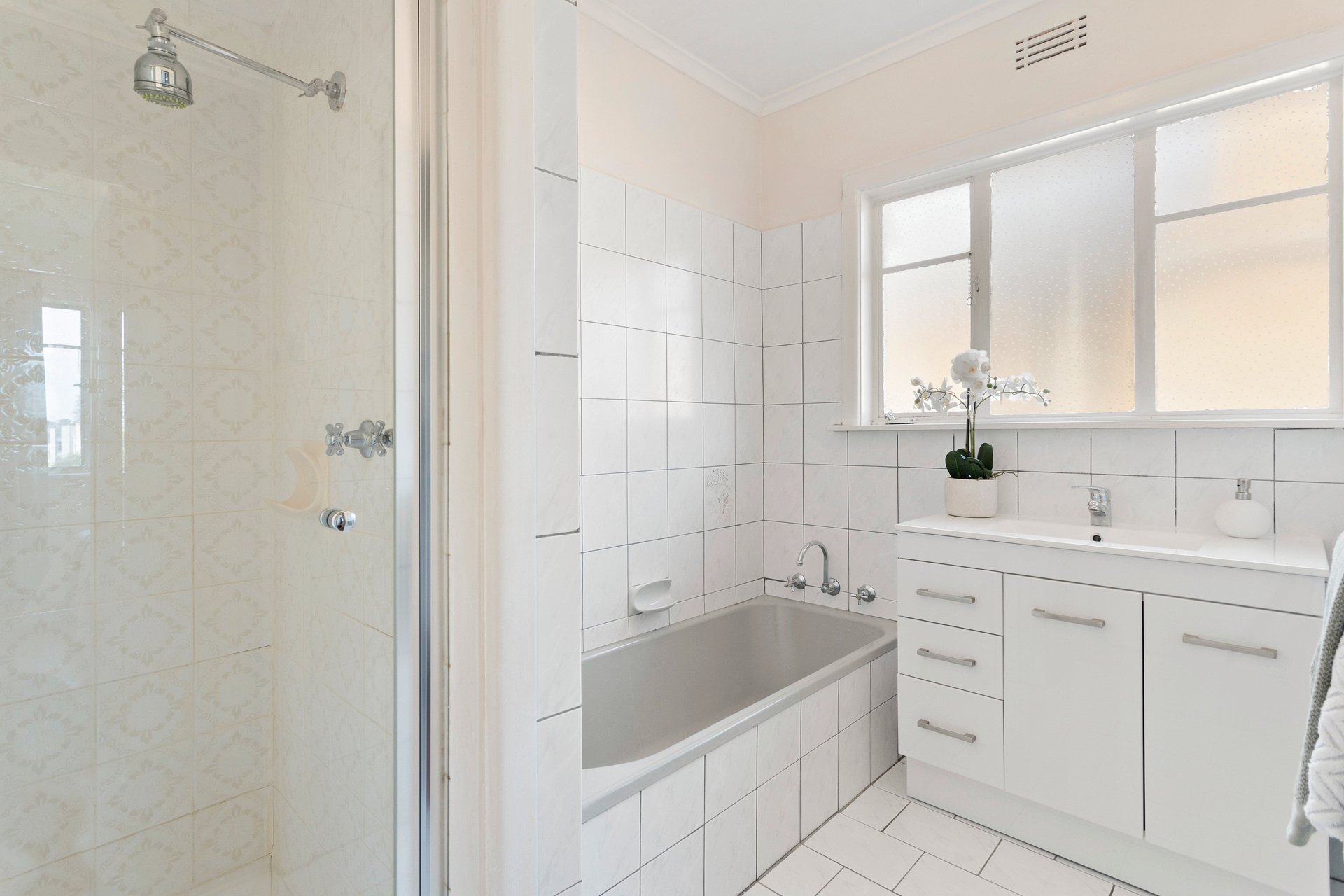 Property Gallery Thumbnail 9