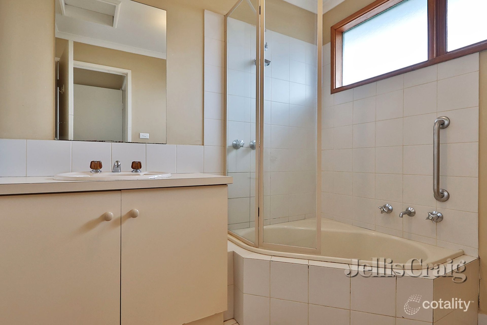 1 Golden Grove, Glen Waverley image 10