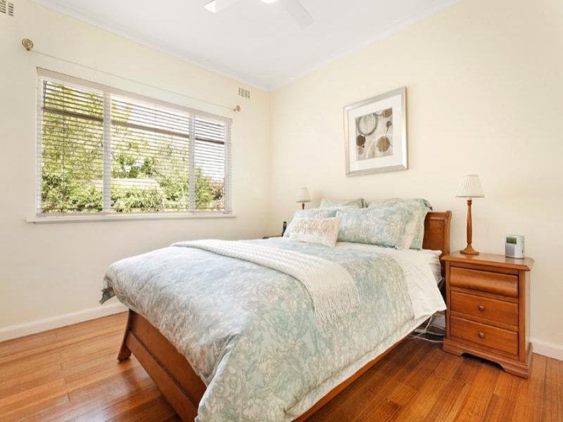 1 Grace Court, Mont Albert image 6