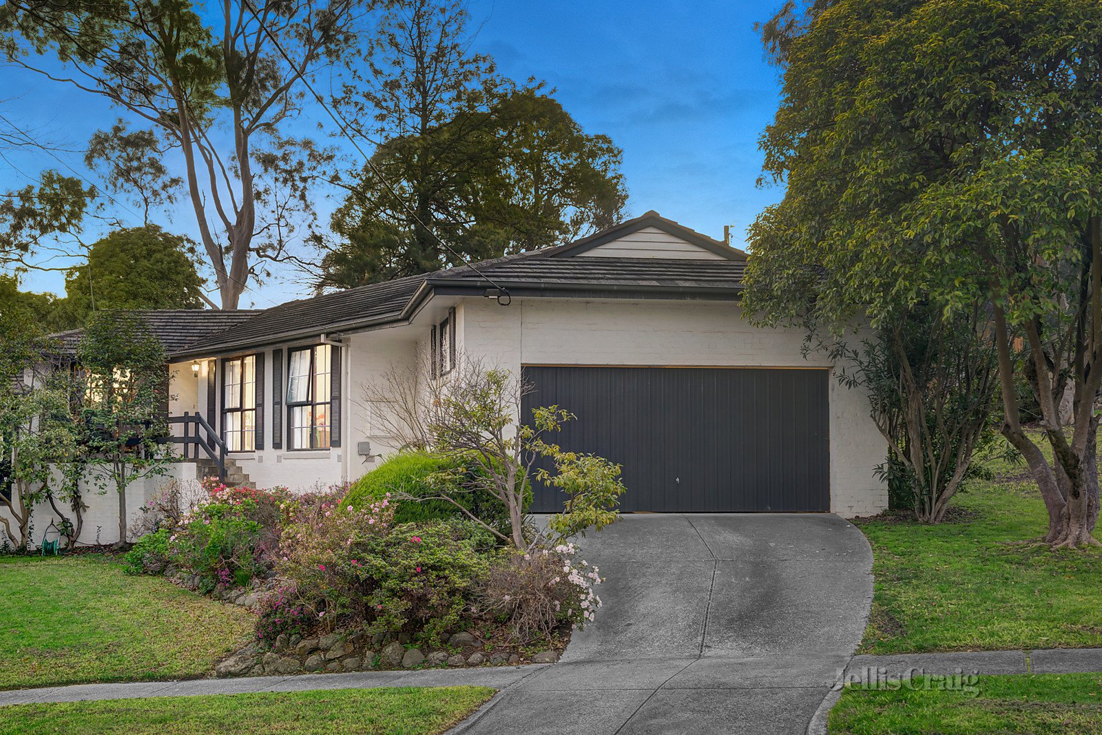 1 Grange Park Avenue, Doncaster image 1