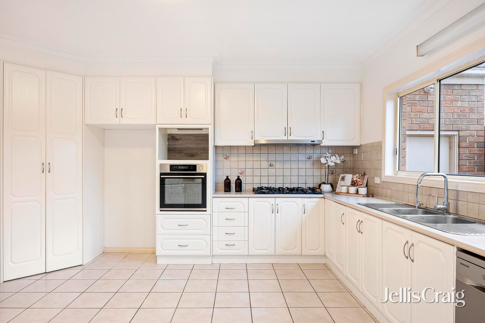 1 Grasmere Avenue, Doncaster East image 6