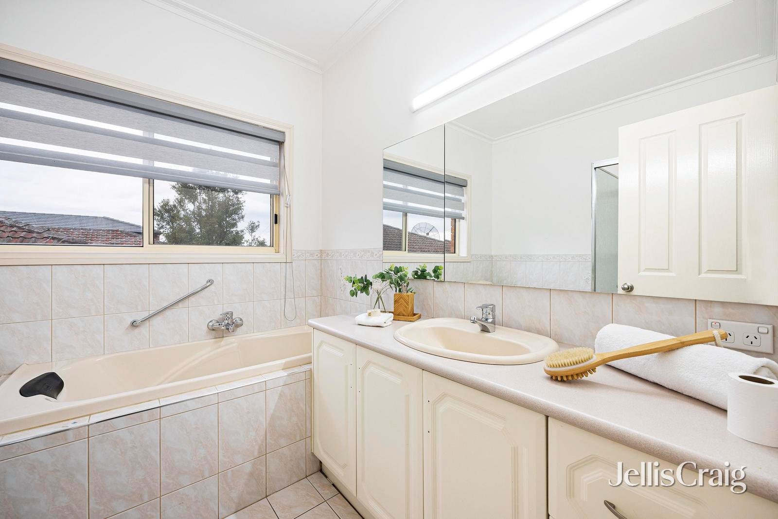 1 Grasmere Avenue, Doncaster East image 12