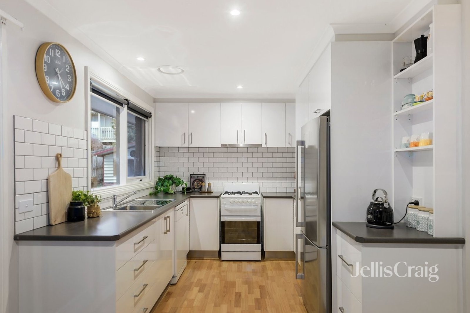 1 Gregg Street, Diamond Creek image 2