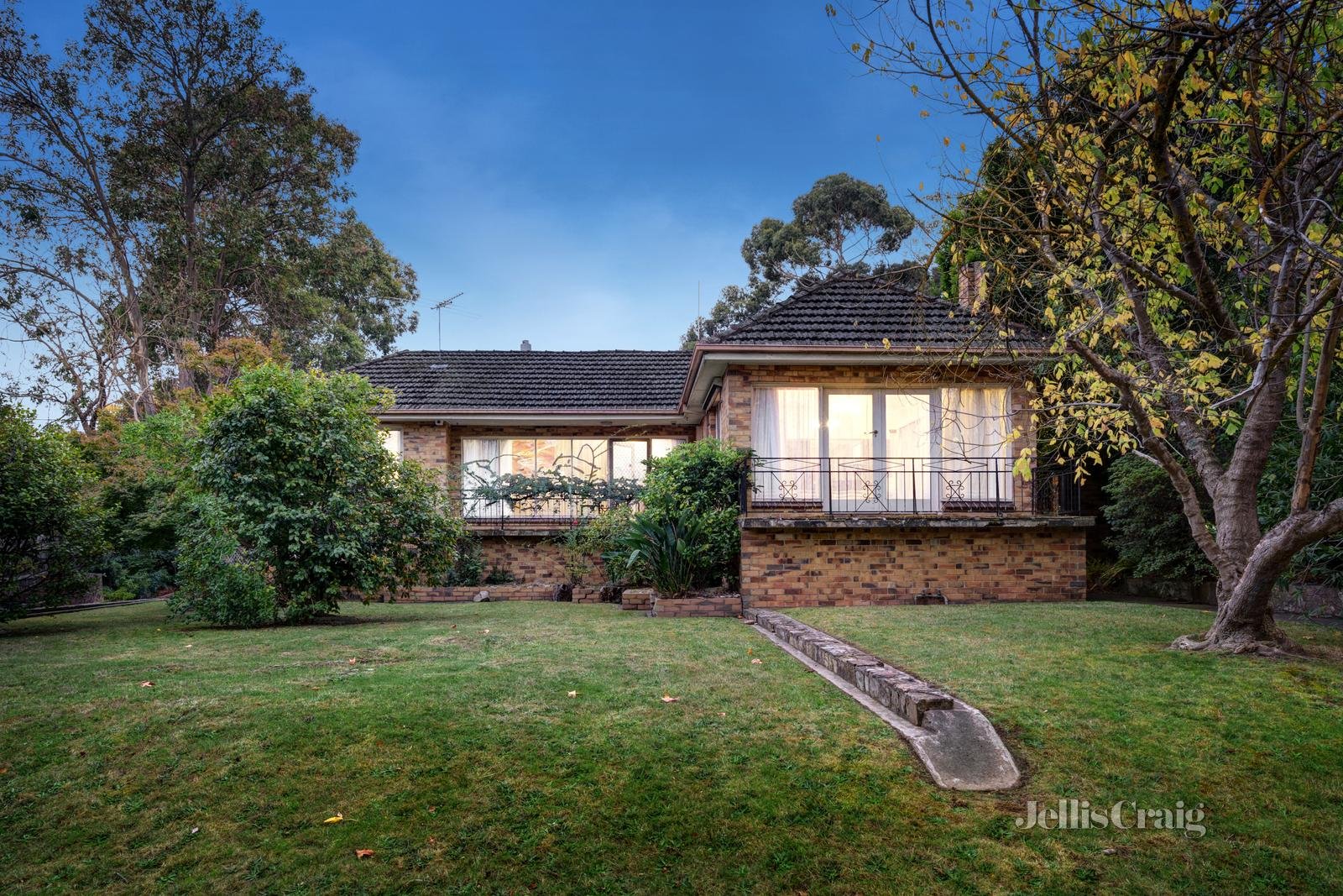 1 Grieve Street, Balwyn North image 1
