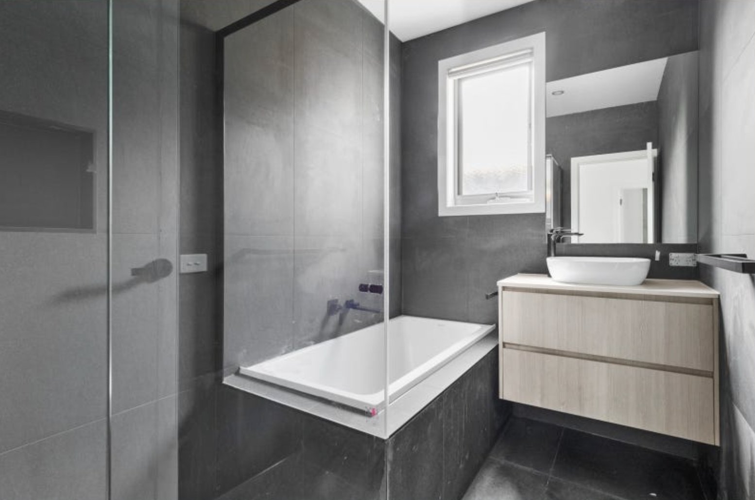 Property Gallery Thumbnail 5
