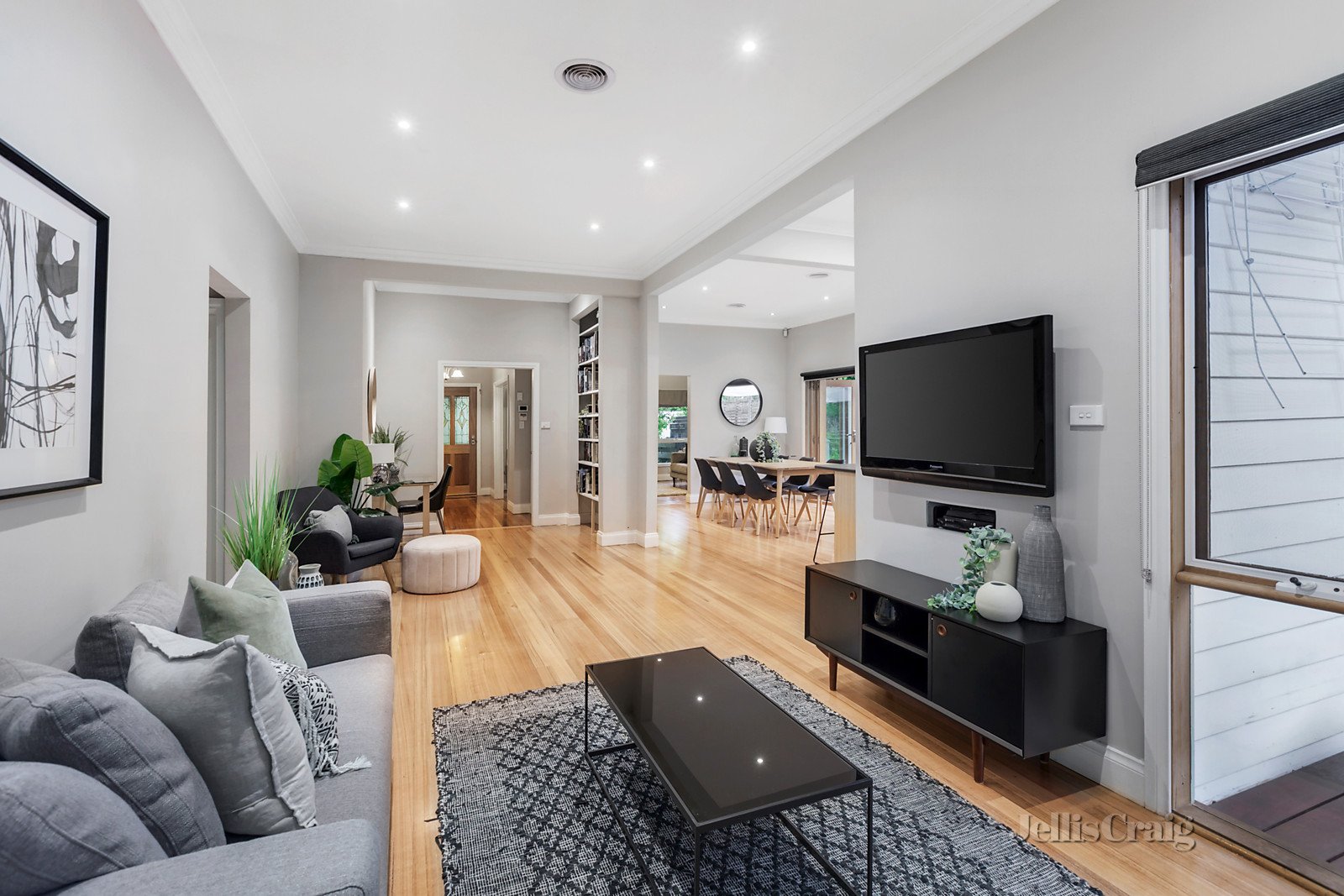 1 Halls Parade, Mitcham image 4