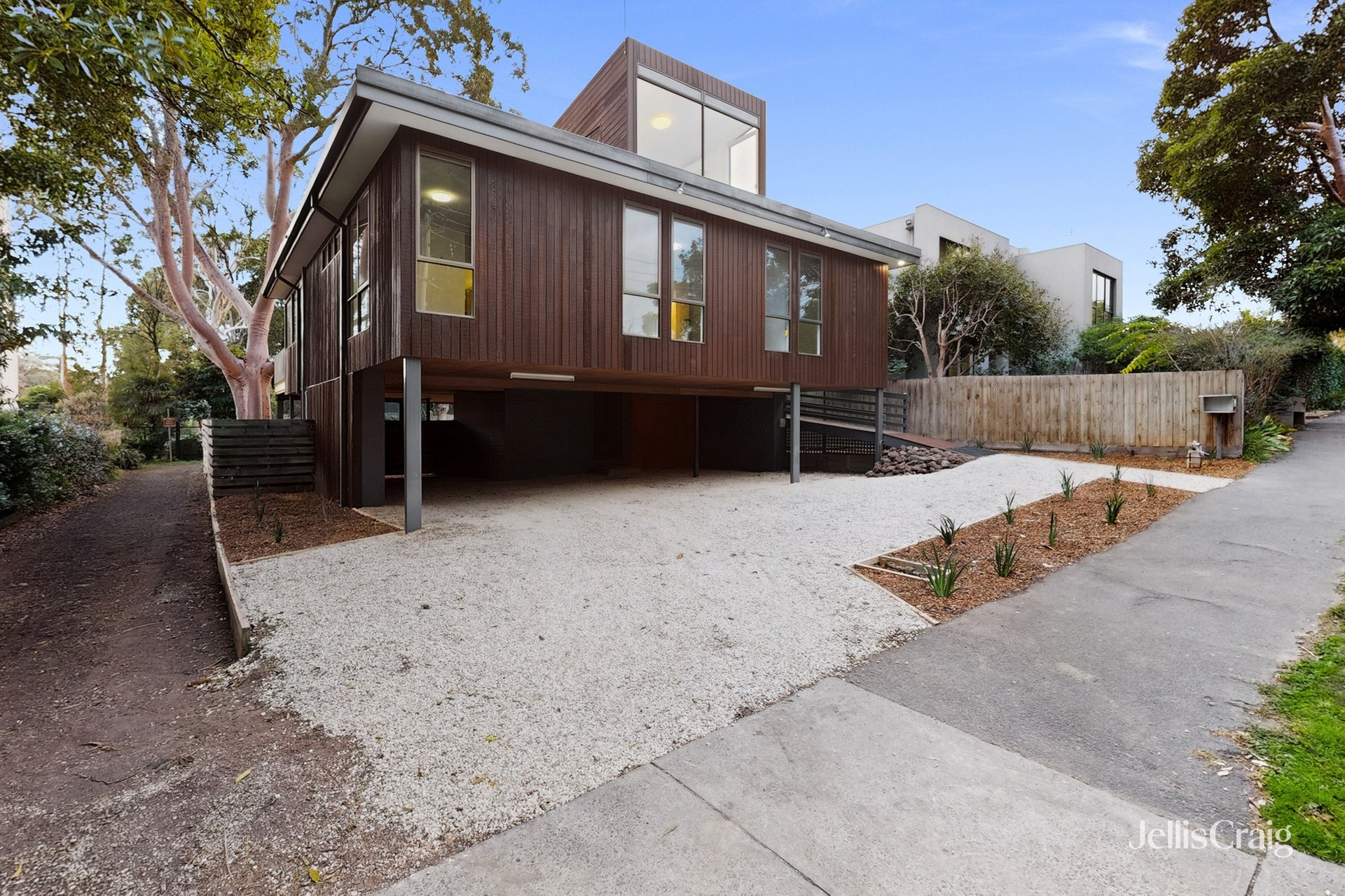 1 Hambledon Road, Hawthorn image 1