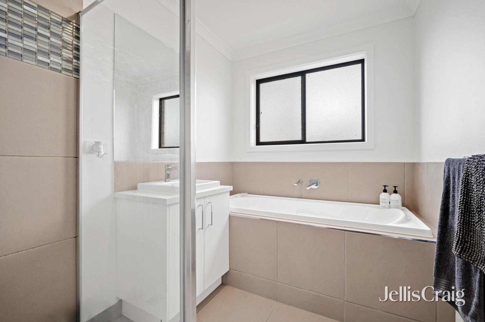 1 Harness Way, Winter Valley image 11