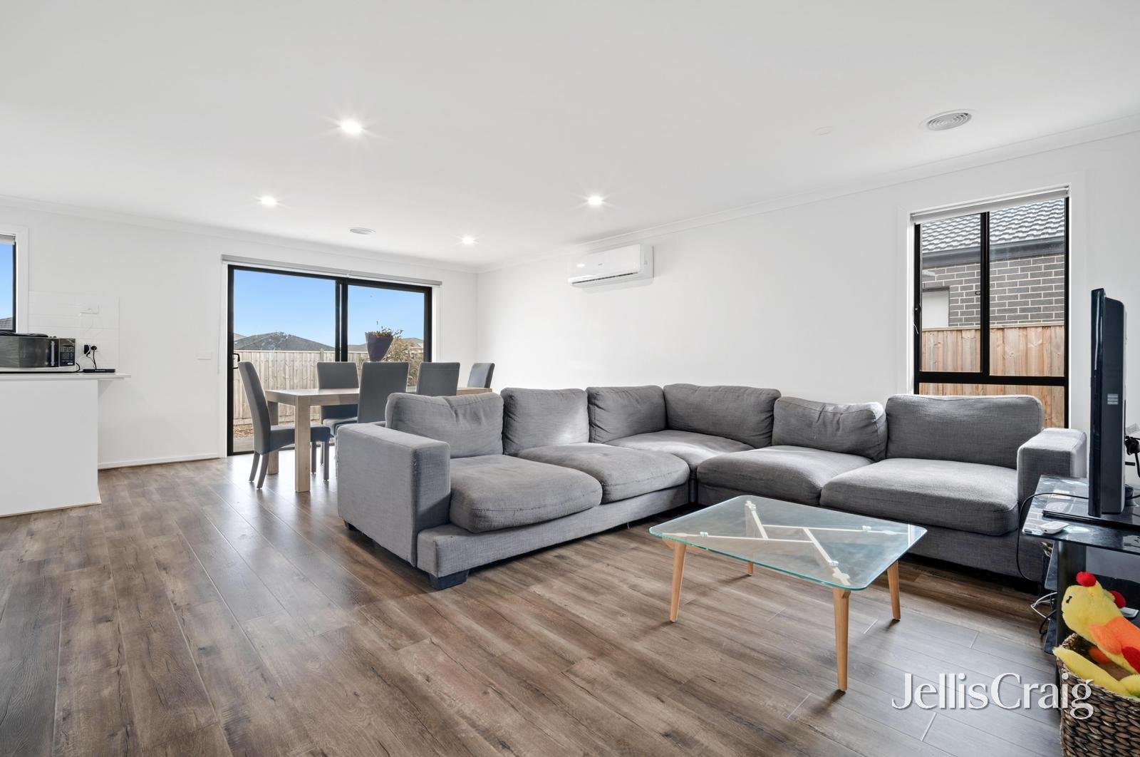 1 Harness Way, Winter Valley image 5