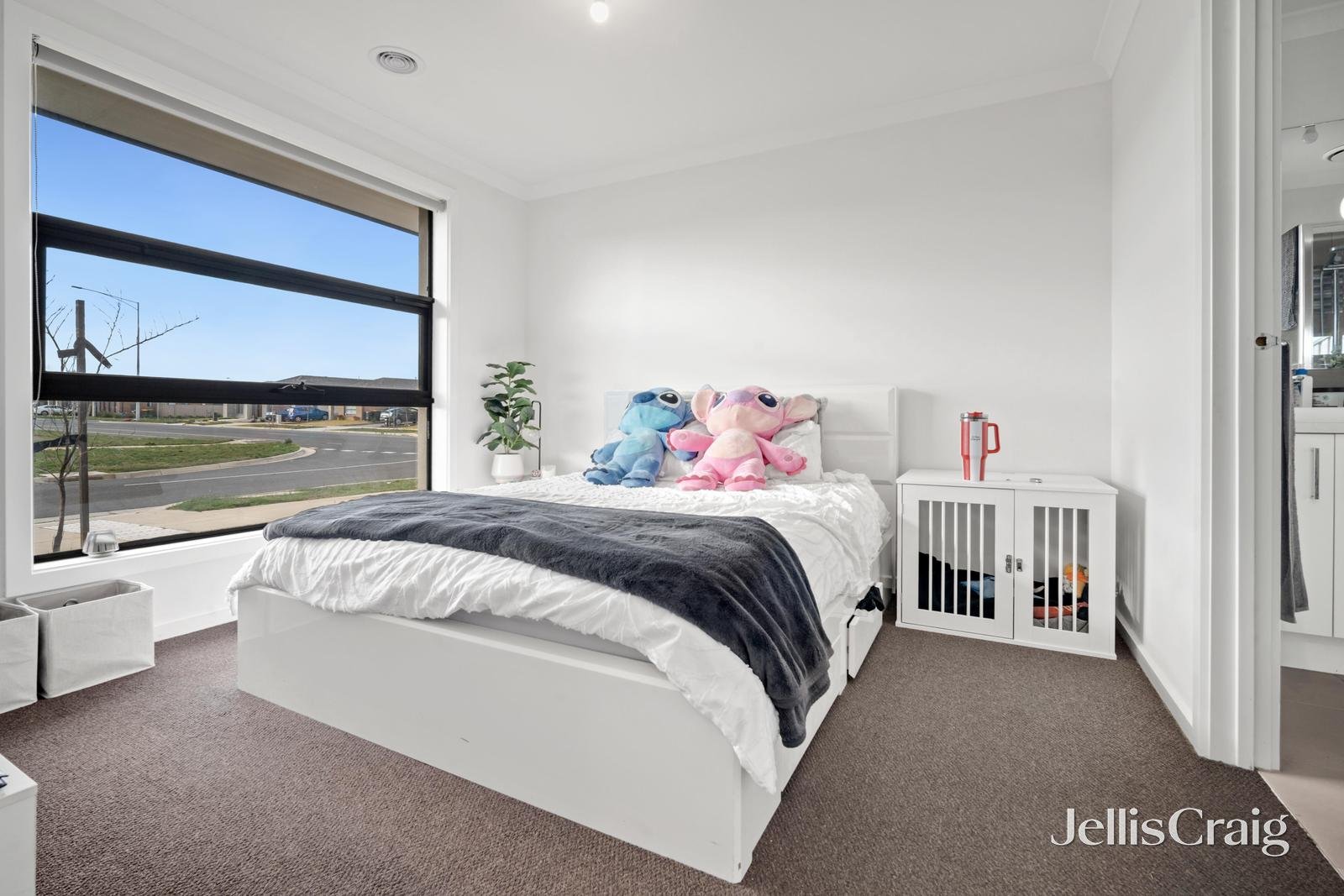 1 Harness Way, Winter Valley image 7