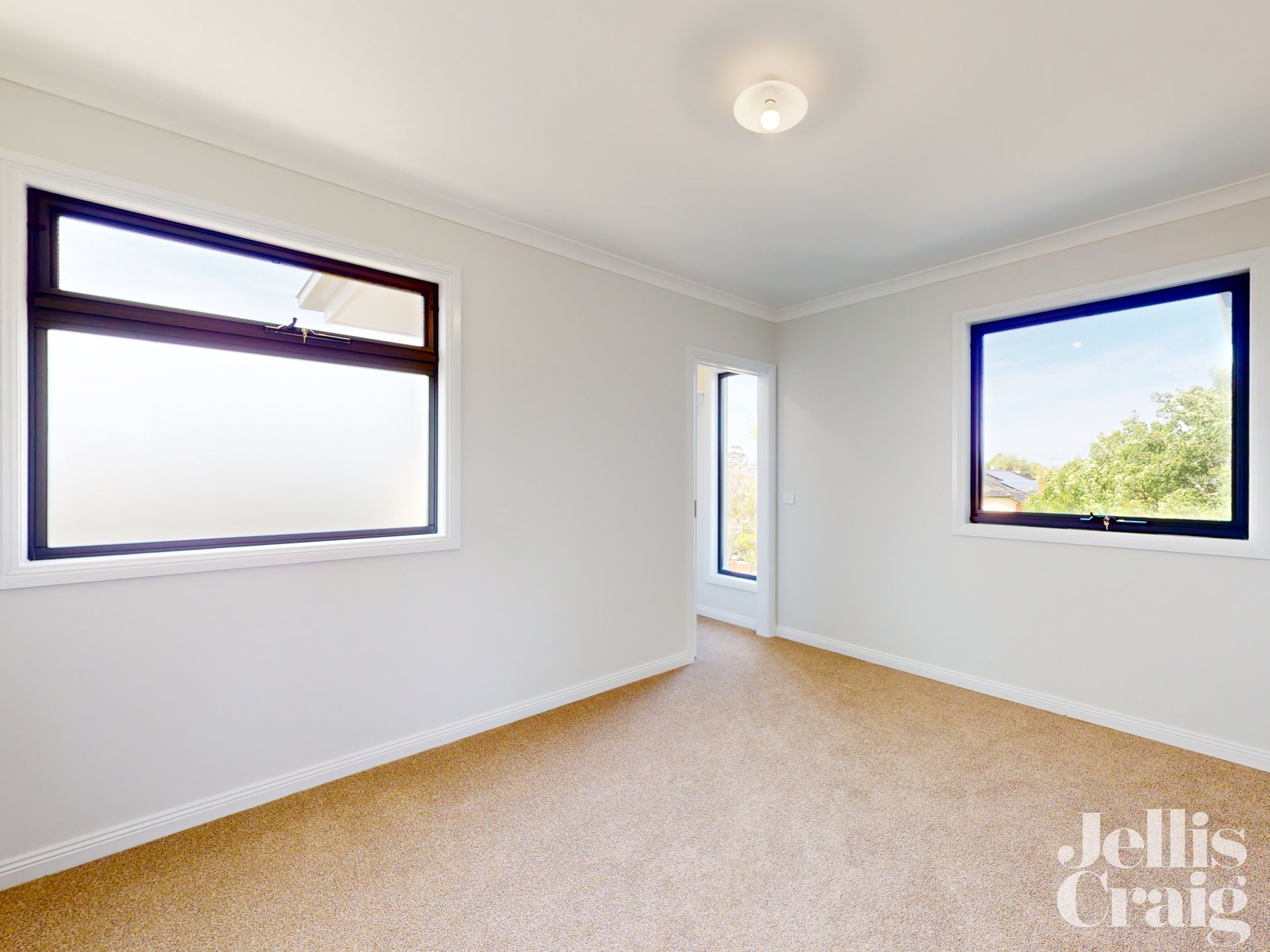 1 Hawthorn Grove, Mckinnon image 8