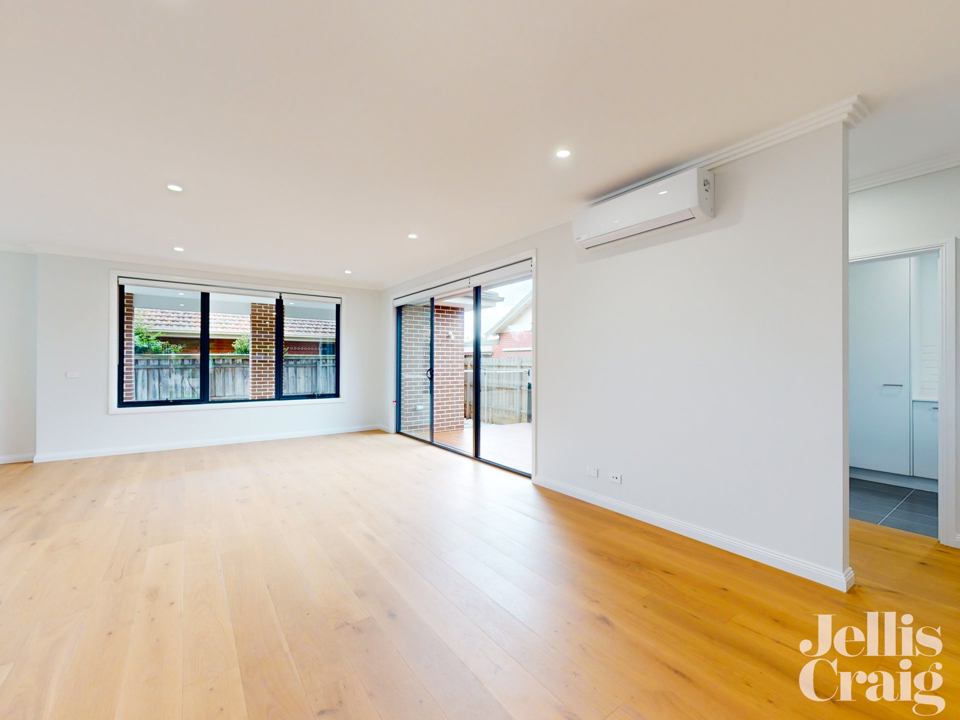 1 Hawthorn Grove, Mckinnon image 4