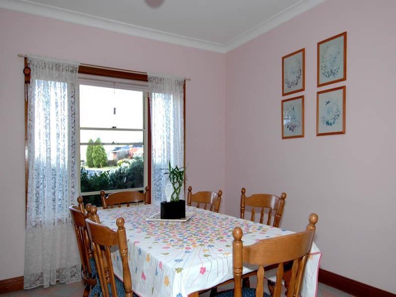 1 Hayes Court, Lovely Banks image 5