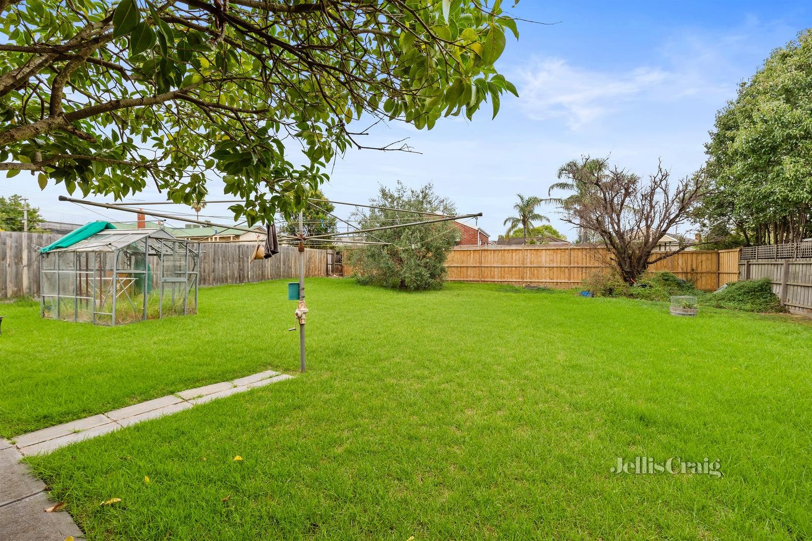 1 Hedderwick Street, Essendon image 7