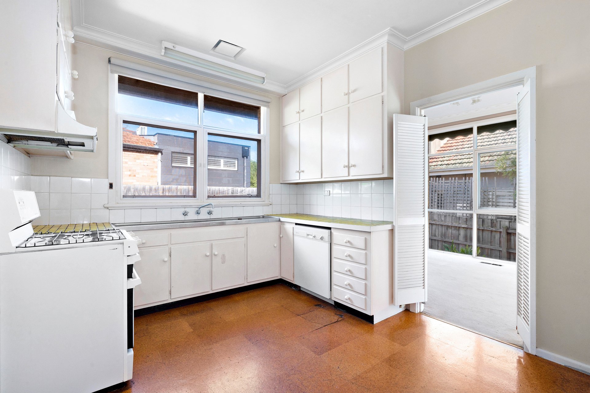 Property Gallery Thumbnail 3