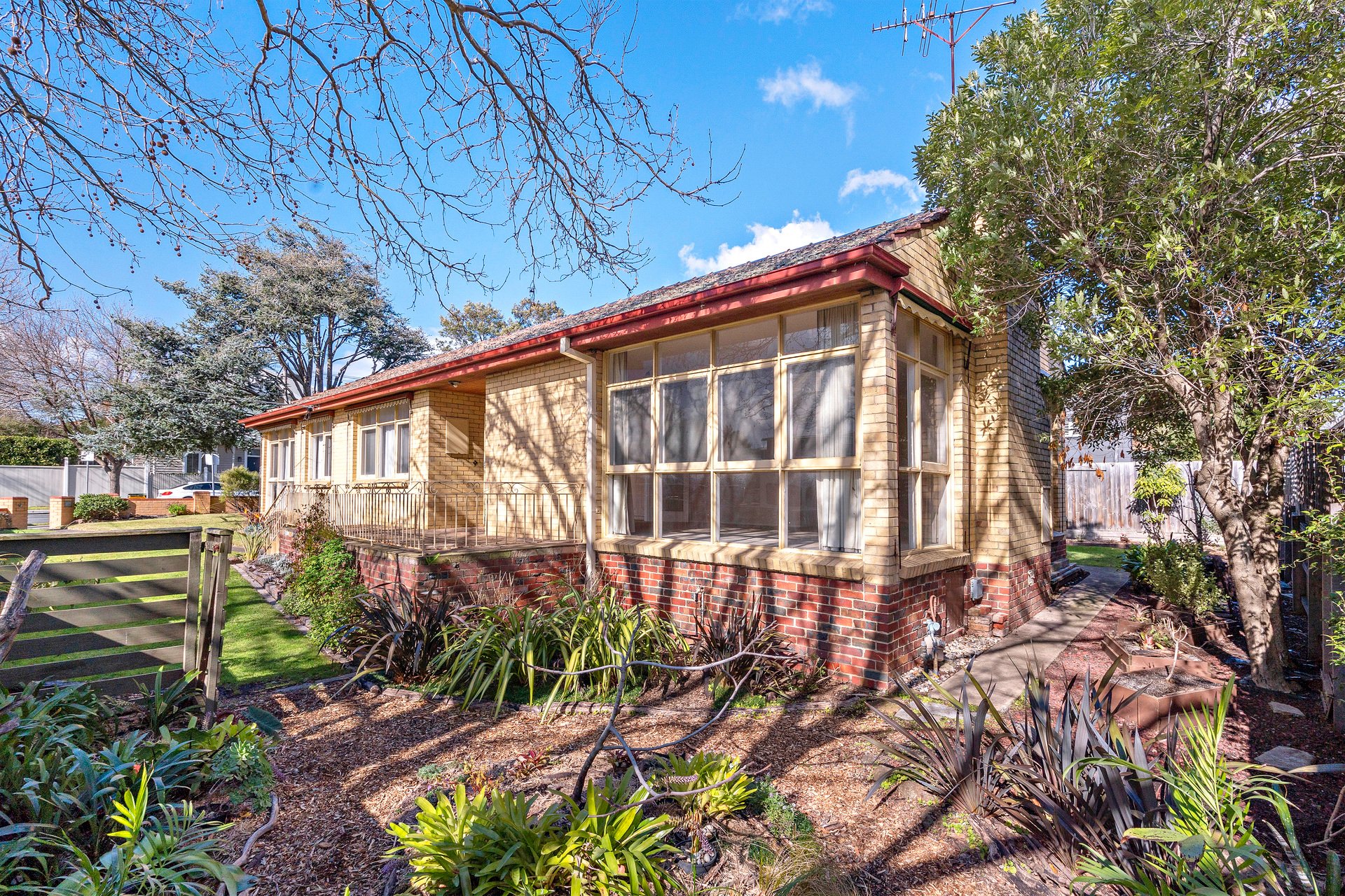 Property Gallery Thumbnail 9